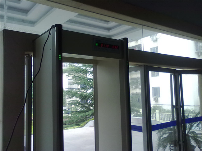 四川省一家市级人民检察院采用SMA-800G安检门